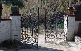 puerta forja instalada puerta forja instalada